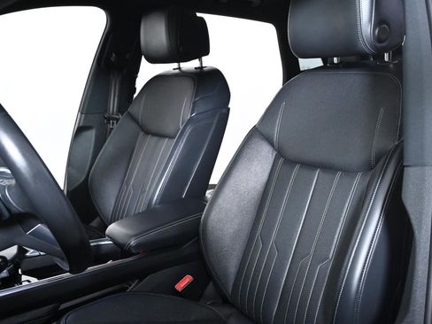 Used 2022 Audi e-tron Chronos image 23