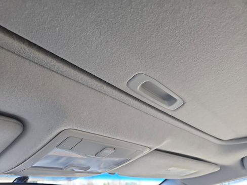 Used 2006 Toyota Avalon XLS image 24