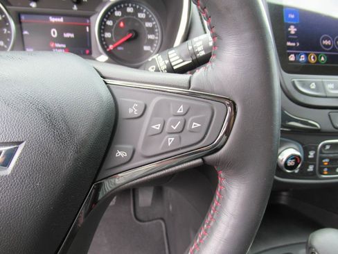 Used 2022 Chevrolet Equinox RS w/ RS Leather Package image 19