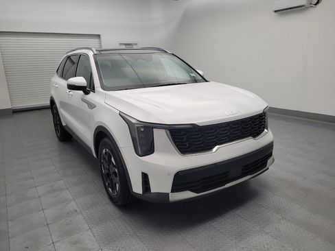 Used 2024 Kia Sorento S w/ Panoramic Sunroof Package FWD image 13