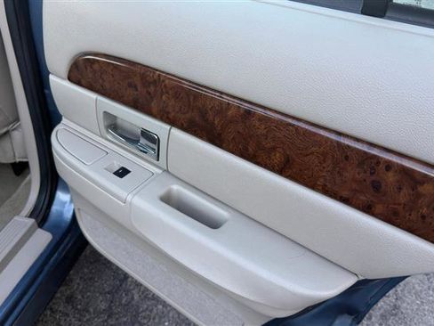 Used 2010 Mercury Grand Marquis LS image 13