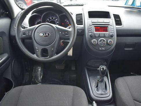Used 2013 Kia Soul FWD image 19