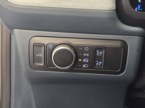 Certified 2025 Ford Maverick XLT w/ XLT Luxury Package image 21