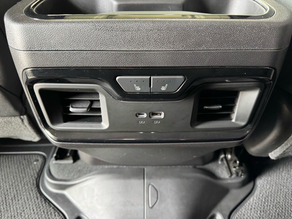 Used 2024 GMC Sierra 1500 AT4 w/ AT4 Premium Package AWD/4WD image 13