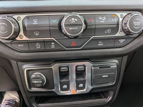 New 2026 Jeep Wrangler Sport AWD/4WD image 18
