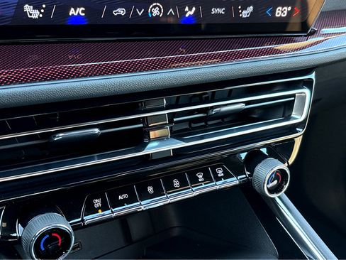 New 2026 Chevrolet Traverse Z71 w/ Enhanced Driving Package image 8