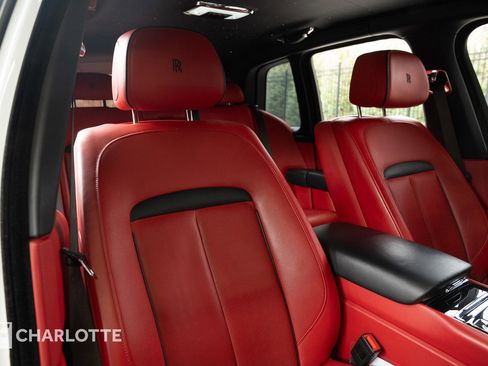 Used 2022 Rolls-Royce Cullinan image 32