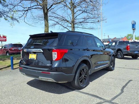 Certified 2023 Ford Explorer XLT w/ Equipment Group 202A AWD/4WD image 6