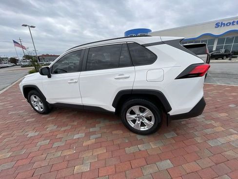 Used 2020 Toyota RAV4 LE FWD image 30