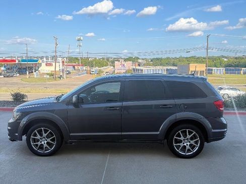 Used 2015 Dodge Journey R/T w/ Flexible Seating Group image 8