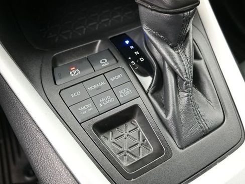 Used 2023 Toyota RAV4 LE AWD/4WD image 24