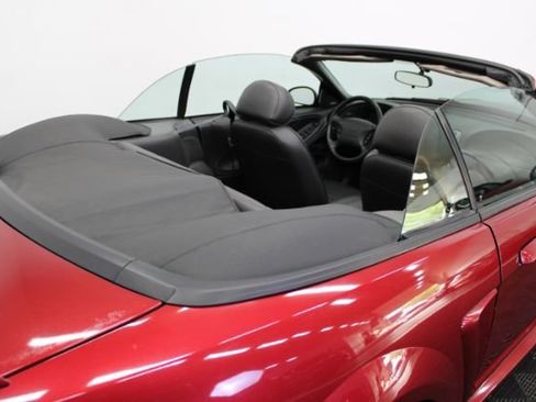 Used 2004 Ford Mustang Premium RWD image 8