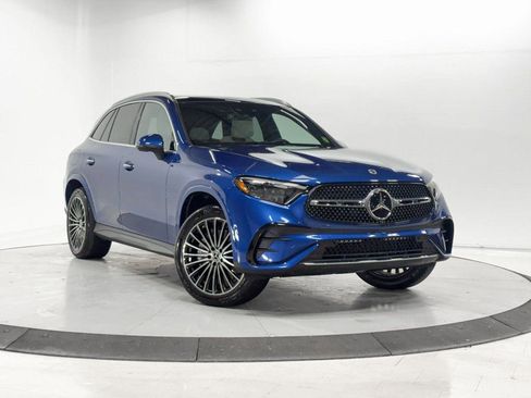 Used 2025 Mercedes-Benz GLC 350e 4MATIC w/ AMG Line image 1