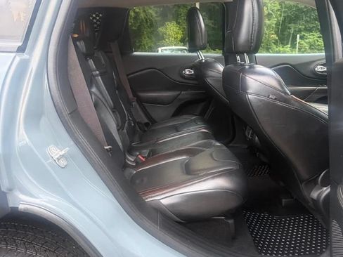 Used 2014 Jeep Cherokee Trailhawk w/ Comfort/Convenience Group AWD/4WD image 19