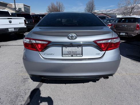 Used 2016 Toyota Camry SE image 4