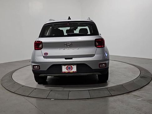 Used 2022 Hyundai Venue SEL image 4