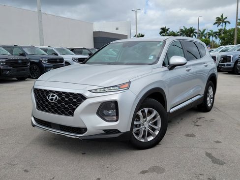 Used 2020 Hyundai Santa Fe SE FWD image 1