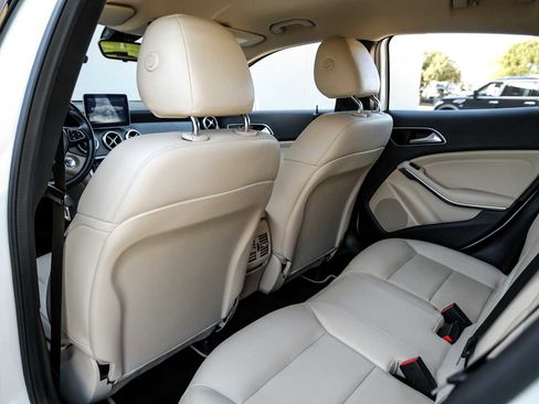 Used 2018 Mercedes-Benz GLA 250 GLA 250 image 35