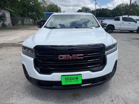 Used 2023 GMC Acadia SLE w/ Elevation Edition FWD image 3