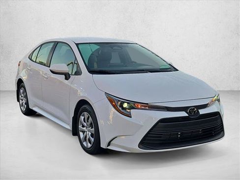 Used 2026 Toyota Corolla LE FWD image 3