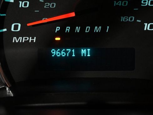 Used 2017 Chevrolet Express 3500 image 25