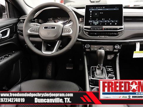 New 2026 Jeep Compass Latitude image 17