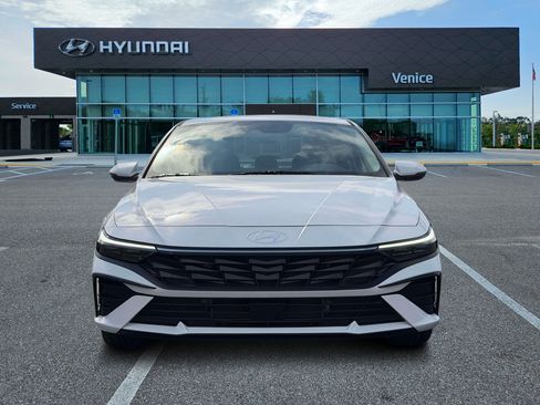 New 2026 Hyundai Elantra Limited FWD image 12