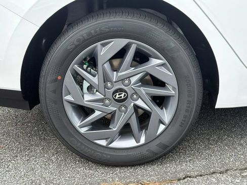 New 2026 Hyundai Elantra Hybrid FWD image 19