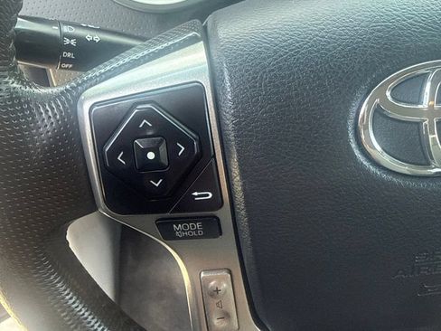Used 2014 Toyota Tacoma PreRunner w/ Convenience Package RWD image 11