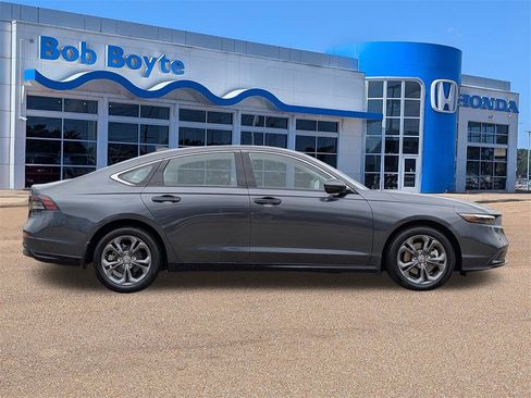 Certified 2024 Honda Accord EX-L image 2