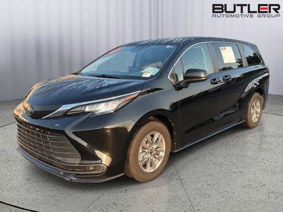 Used 2023 Toyota Sienna LE