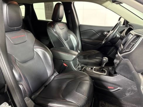Used 2016 Jeep Cherokee Trailhawk w/ Leather Interior Group image 12
