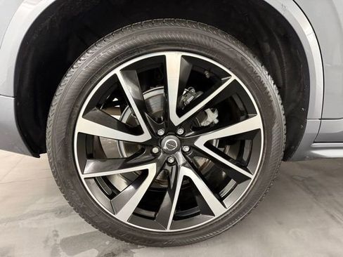 Used 2019 Volvo XC90 T6 Momentum w/ Advanced Package image 9