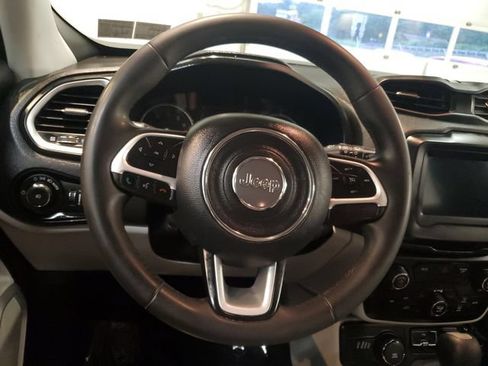 Used 2019 Jeep Renegade Latitude w/ Popular Equipment Group AWD/4WD image 16