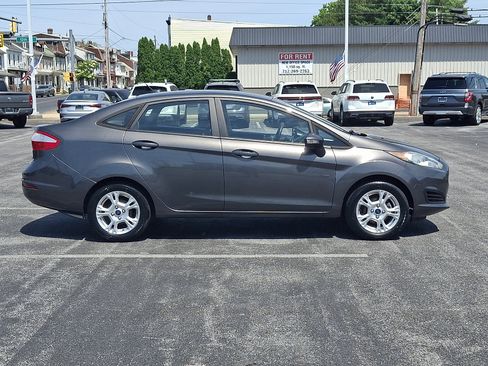 Used 2016 Ford Fiesta SE FWD image 7