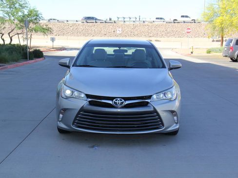 Used 2016 Toyota Camry LE image 2