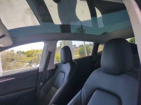 Used 2023 Tesla Model Y Long Range image 22