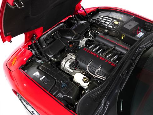 Used 1997 Chevrolet Corvette Coupe w/ Memory Pkg RWD image 79