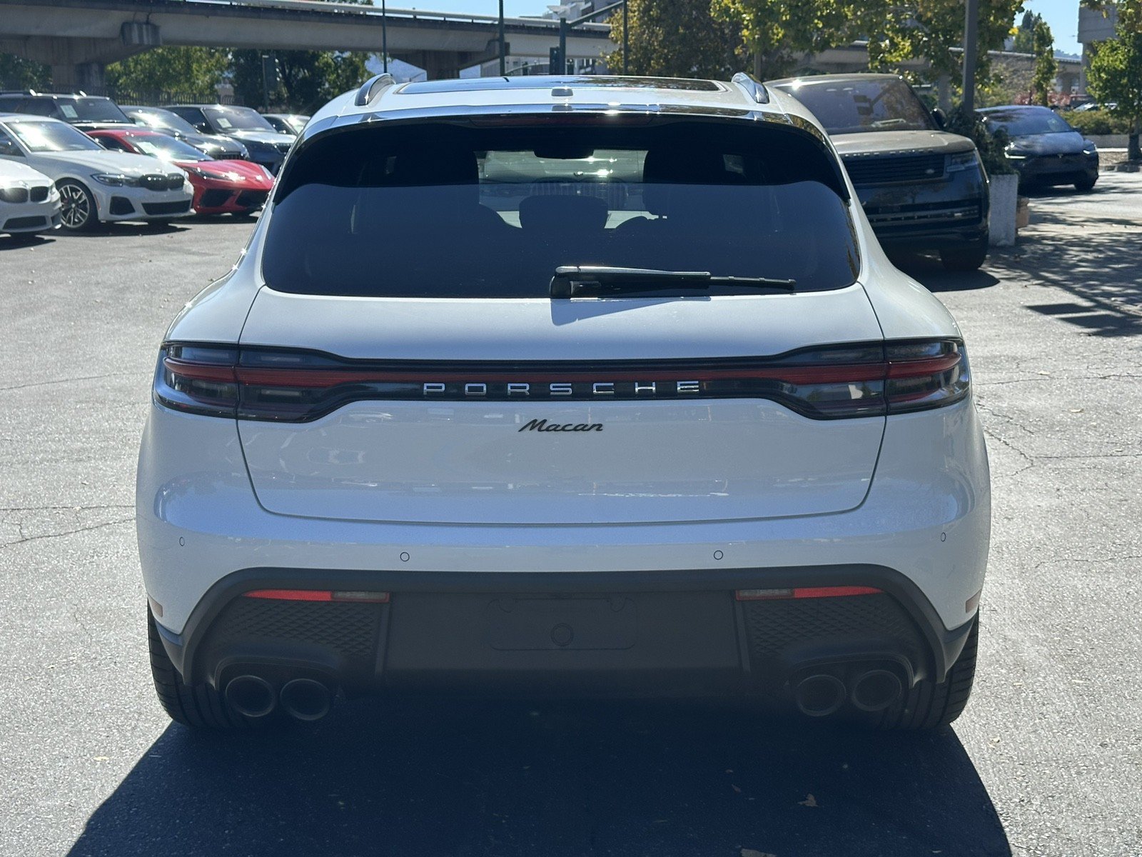 Used 2023 Porsche Macan AWD/4WD image 10