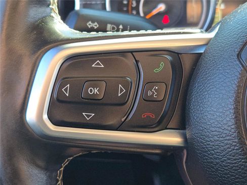 Certified 2018 Jeep Wrangler Unlimited Sahara image 33