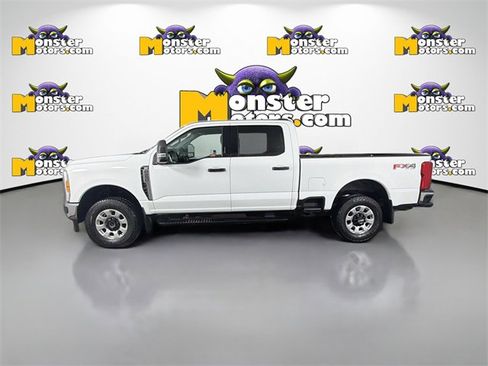 Used 2023 Ford F250 XLT w/ FX4 Off-Road Package image 8