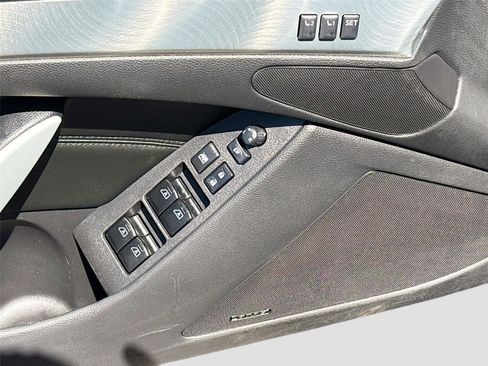 Used 2014 INFINITI Q60 Convertible w/ Premium Package image 18