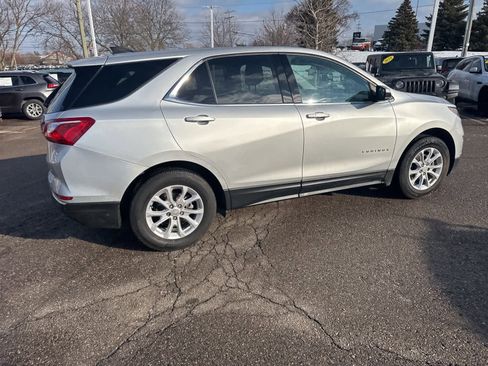 Used 2020 Chevrolet Equinox LT w/ Driver Convenience Package image 9