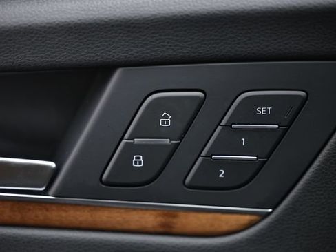 Used 2023 Audi Q5 e Premium Plus image 15