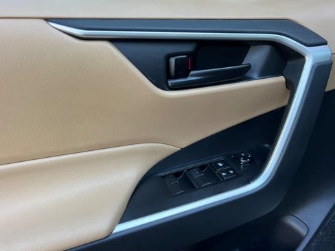 Certified 2021 Toyota RAV4 LE FWD image 12