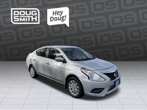 Used 2015 Nissan Versa SV image 7