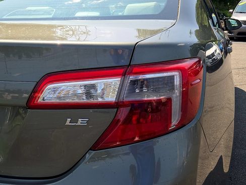 Used 2014 Toyota Camry LE FWD image 16