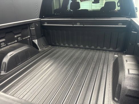 Used 2022 Chevrolet Silverado 1500 LT image 5