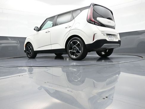 Used 2023 Kia Soul EX FWD image 32