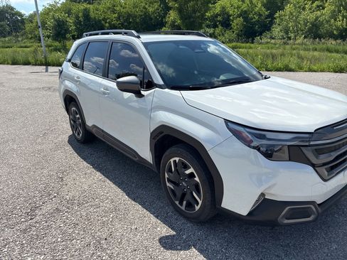 Certified 2025 Subaru Forester Limited AWD/4WD image 9